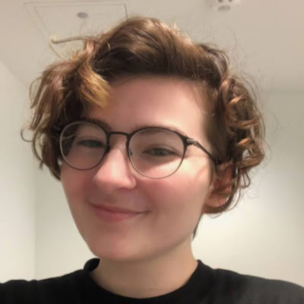 Meet your Posher, Caitlin